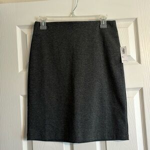 Old navy dress skirt, brand new with tags, women’s XS, gray heather color